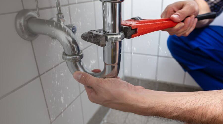 Expert burst pipe repair services in Vinton, OH